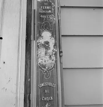 Pierre Soulier photographie Enquête sur le décor des boutiques parisiennes conduite par Pierre Soulier (1945-1950) Ile-de-France, France 1949/5/1-1949/7/31 Ph.1949.43.502 Photo