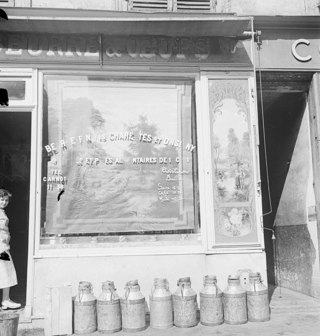 Pierre Soulier photographie Enquête sur le décor des boutiques parisiennes conduite par Pierre Soulier (1945-1950) Ile-de-France, France 1949/5/1-1949/7/31 Ph.1949.43.513 Photo