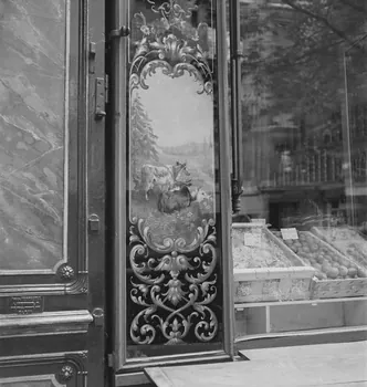 Pierre Soulier photographie Enquête sur le décor des boutiques parisiennes conduite par Pierre Soulier (1945-1950) Ile-de-France, France 1949/5/1-1949/7/31 Ph.1949.43.570 Photo