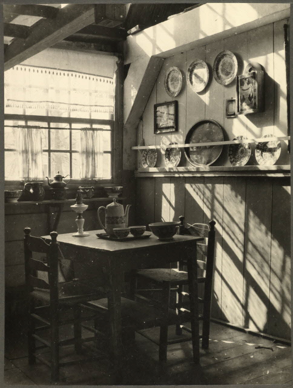 Anonyme photographie Album du Musée hollandais de plein air d'Arnhem ; Arnhem : musée hollandais de plein air Province de Hollande-Septentrionale, Pays-Bas 1950/10/18 Ph.1951.1.16 Photo