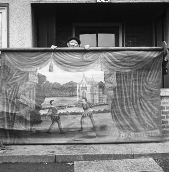 Pierre Soulier photographie MNATP. Enquête sur les théâtres de marionnettes conduite par Pierre Soulier (1944-1950) Nord-Pas-de-Calais, France 1951/4/1 Ph.1951.31.43  Photo