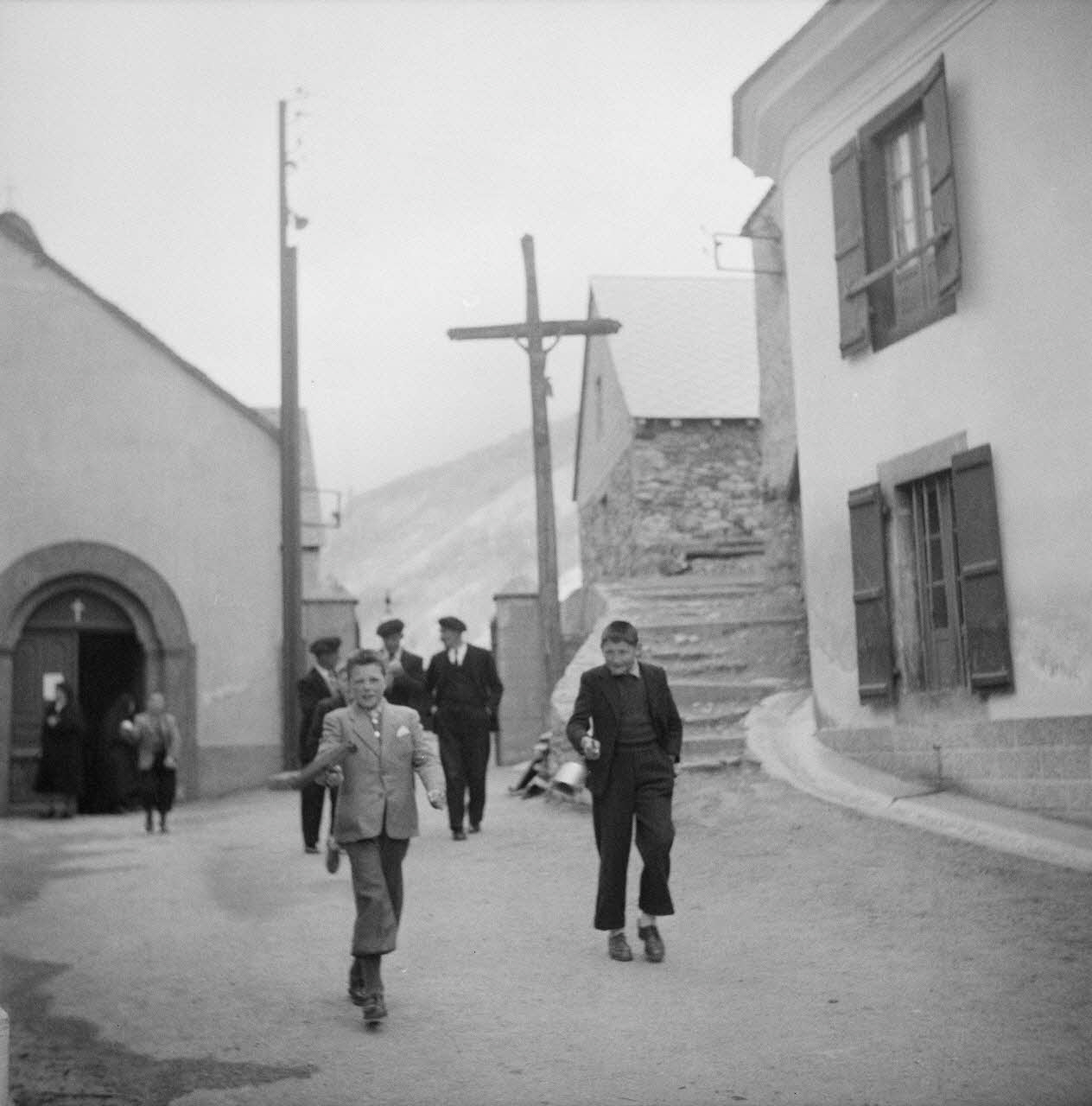 Marcel Boulin photographie MNATP. Mission d'ethnomusicologie conduite par Claudie Marcel-Dubois et Marie-Marguerite Pichonnet-Andral dans les Pyrénées centrales (mars-avril 1956) Midi-Pyrénées, France 1956/3/30 Ph.1956.70.103 Photo