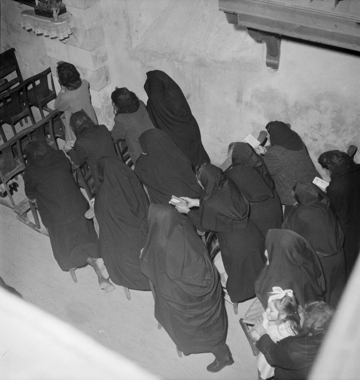 Marcel Boulin photographie MNATP. Mission d'ethnomusicologie conduite par Claudie Marcel-Dubois et Marie-Marguerite Pichonnet-Andral dans les Pyrénées centrales (mars-avril 1956) Midi-Pyrénées, France 1956/3/30 Ph.1956.70.131 Photo