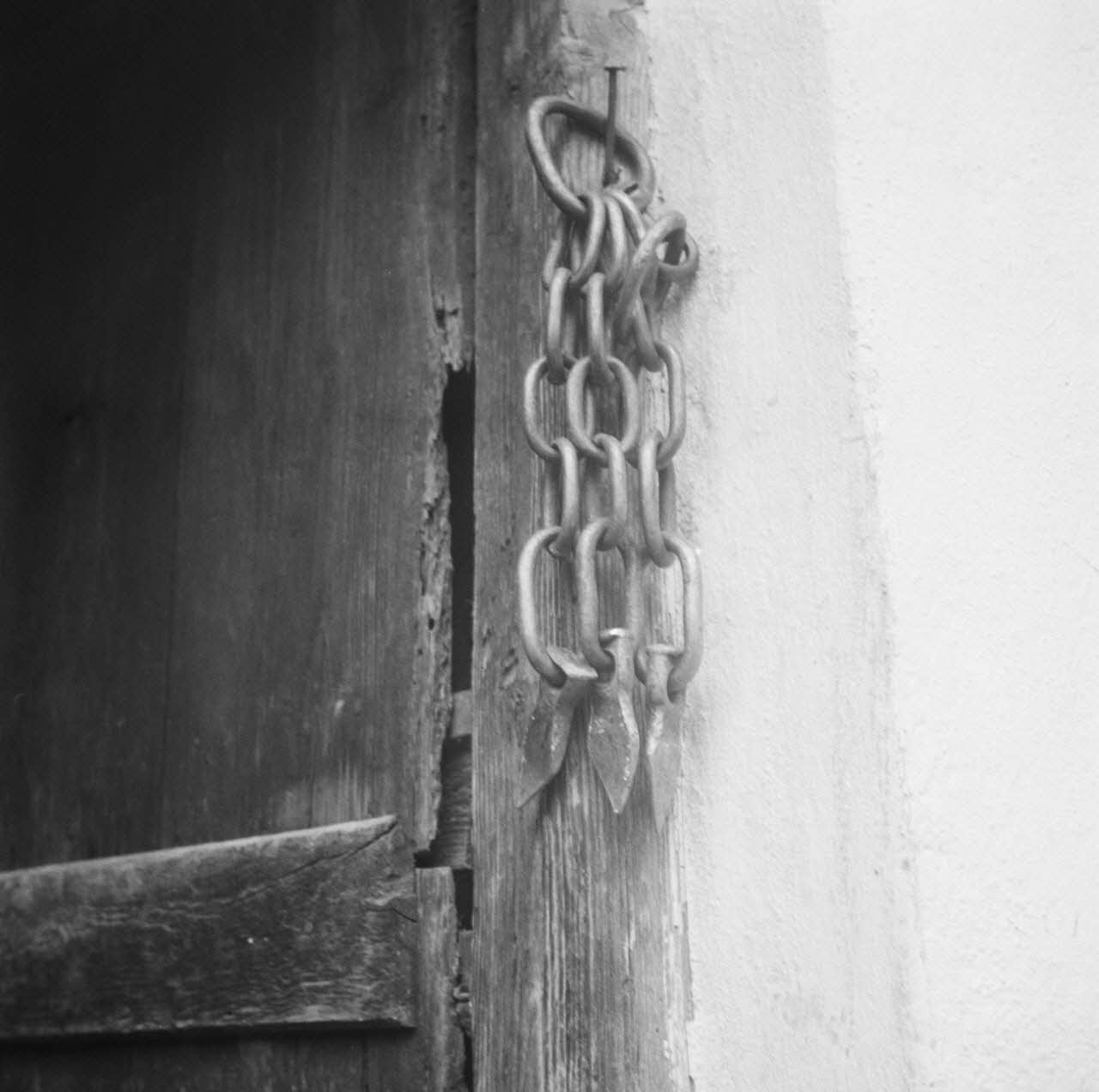Marcel Boulin photographie MNATP. Mission d'ethnomusicologie conduite par Claudie Marcel-Dubois et Marie-Marguerite Pichonnet-Andral dans les Pyrénées centrales (mars-avril 1956) Midi-Pyrénées, France 1956/3/28 Ph.1956.70.27 Photo RMN-Grand Palais (Mucem)