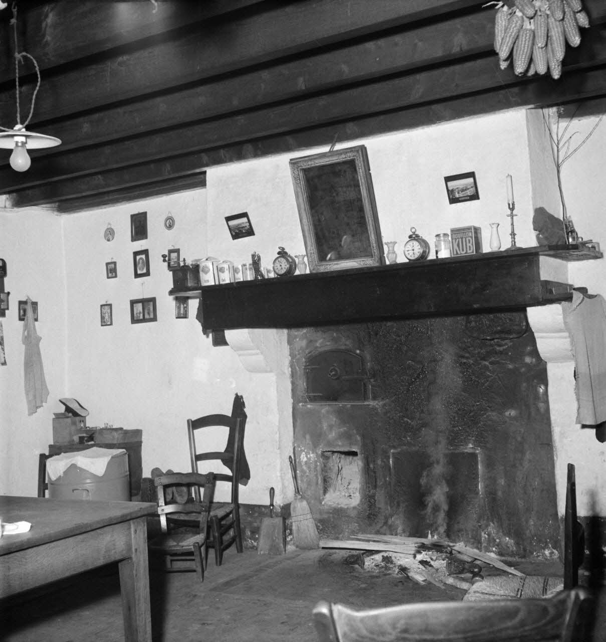 Marcel Boulin photographie MNATP. Mission d'ethnomusicologie conduite par Claudie Marcel-Dubois et Marie-Marguerite Pichonnet-Andral dans les Pyrénées centrales (mars-avril 1956) Midi-Pyrénées, France 1956/3/28 Ph.1956.70.28 Photo RMN-Grand Palais (Mucem)