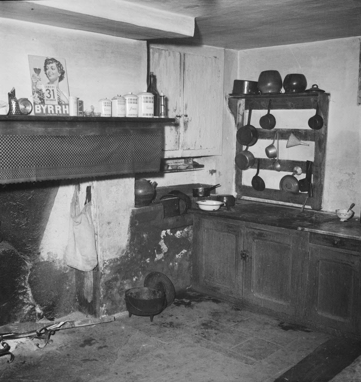 Marcel Boulin photographie MNATP. Mission d'ethnomusicologie conduite par Claudie Marcel-Dubois et Marie-Marguerite Pichonnet-Andral dans les Pyrénées centrales (mars-avril 1956) Midi-Pyrénées, France 1956/3/28 Ph.1956.70.46 Photo RMN-Grand Palais (Mucem)