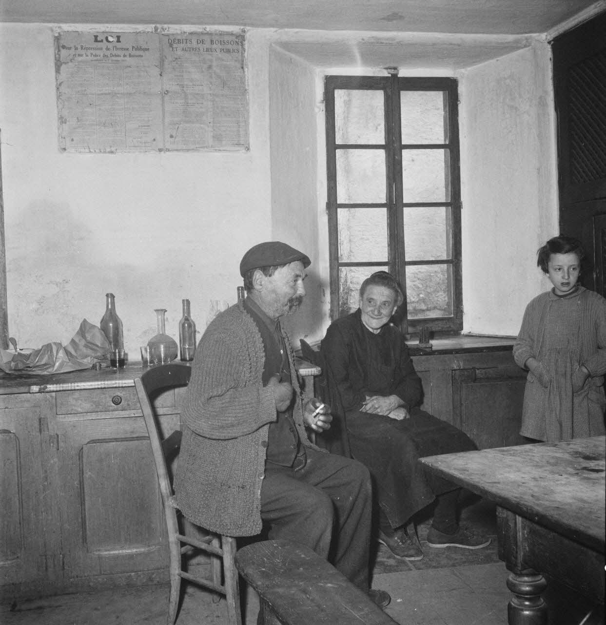 Marcel Boulin photographie MNATP. Mission d'ethnomusicologie conduite par Claudie Marcel-Dubois et Marie-Marguerite Pichonnet-Andral dans les Pyrénées centrales (mars-avril 1956) Midi-Pyrénées, France 1956/3/28 Ph.1956.70.49 Photo RMN-Grand Palais (Mucem)