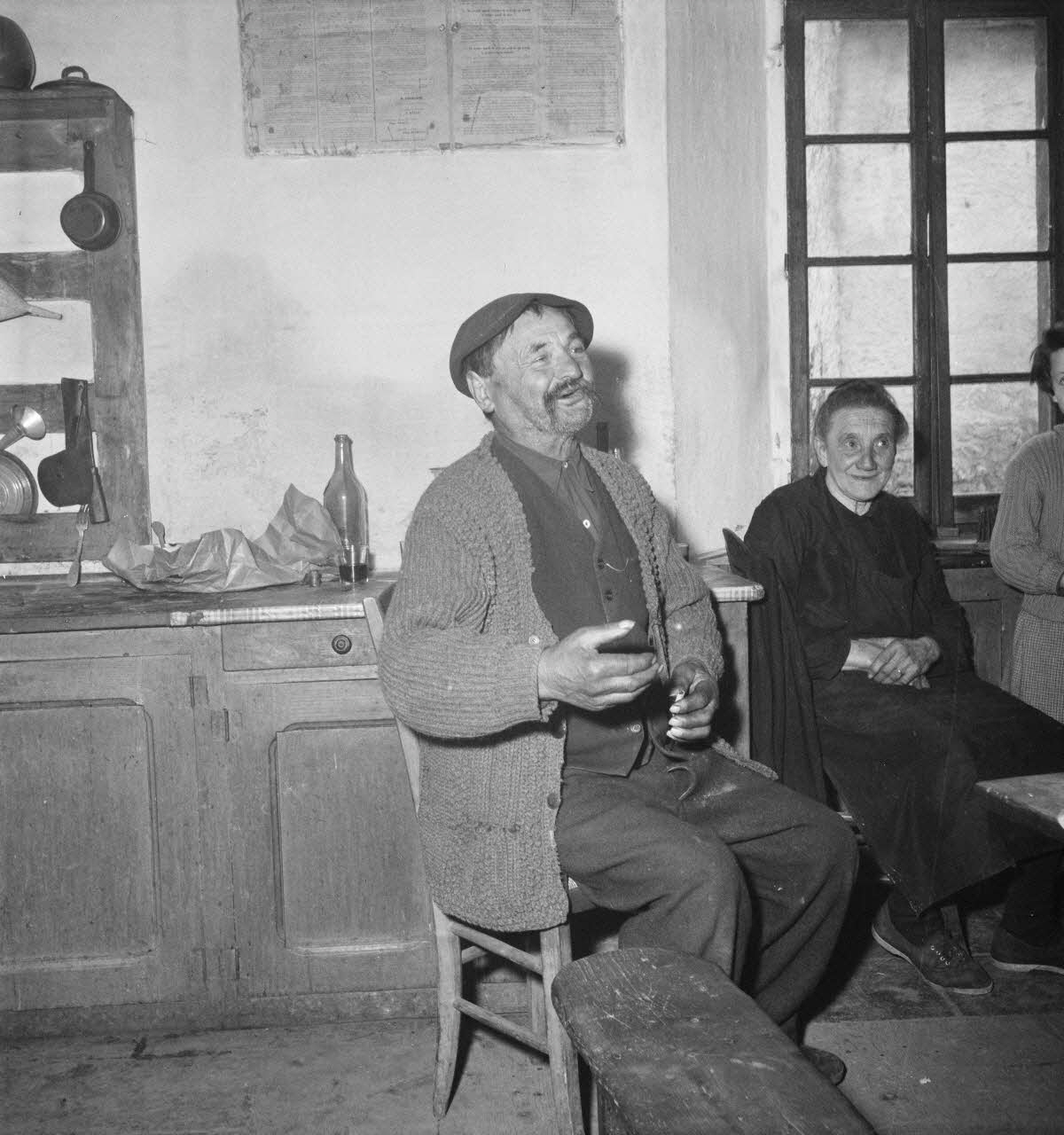 Marcel Boulin photographie MNATP. Mission d'ethnomusicologie conduite par Claudie Marcel-Dubois et Marie-Marguerite Pichonnet-Andral dans les Pyrénées centrales (mars-avril 1956) Midi-Pyrénées, France 1956/3/28 Ph.1956.70.50 Photo RMN-Grand Palais (Mucem)