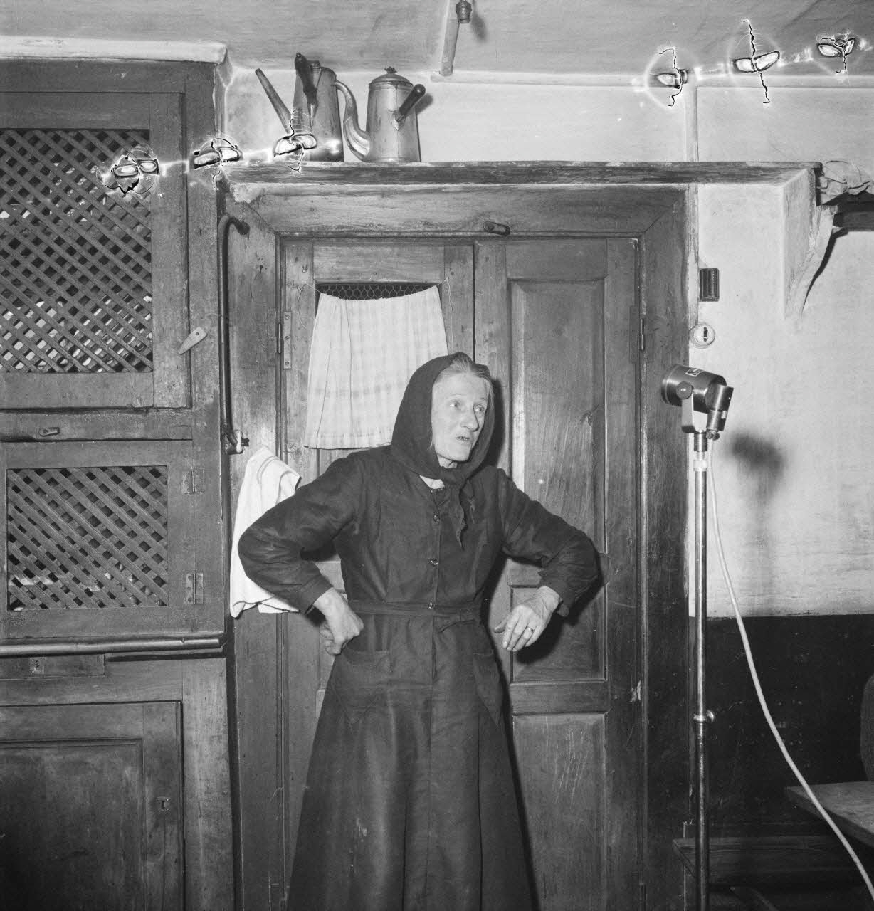 Marcel Boulin photographie MNATP. Mission d'ethnomusicologie conduite par Claudie Marcel-Dubois et Marie-Marguerite Pichonnet-Andral dans les Pyrénées centrales (mars-avril 1956) Midi-Pyrénées, France 1956/3/28 Ph.1956.70.52 Photo RMN-Grand Palais (Mucem)