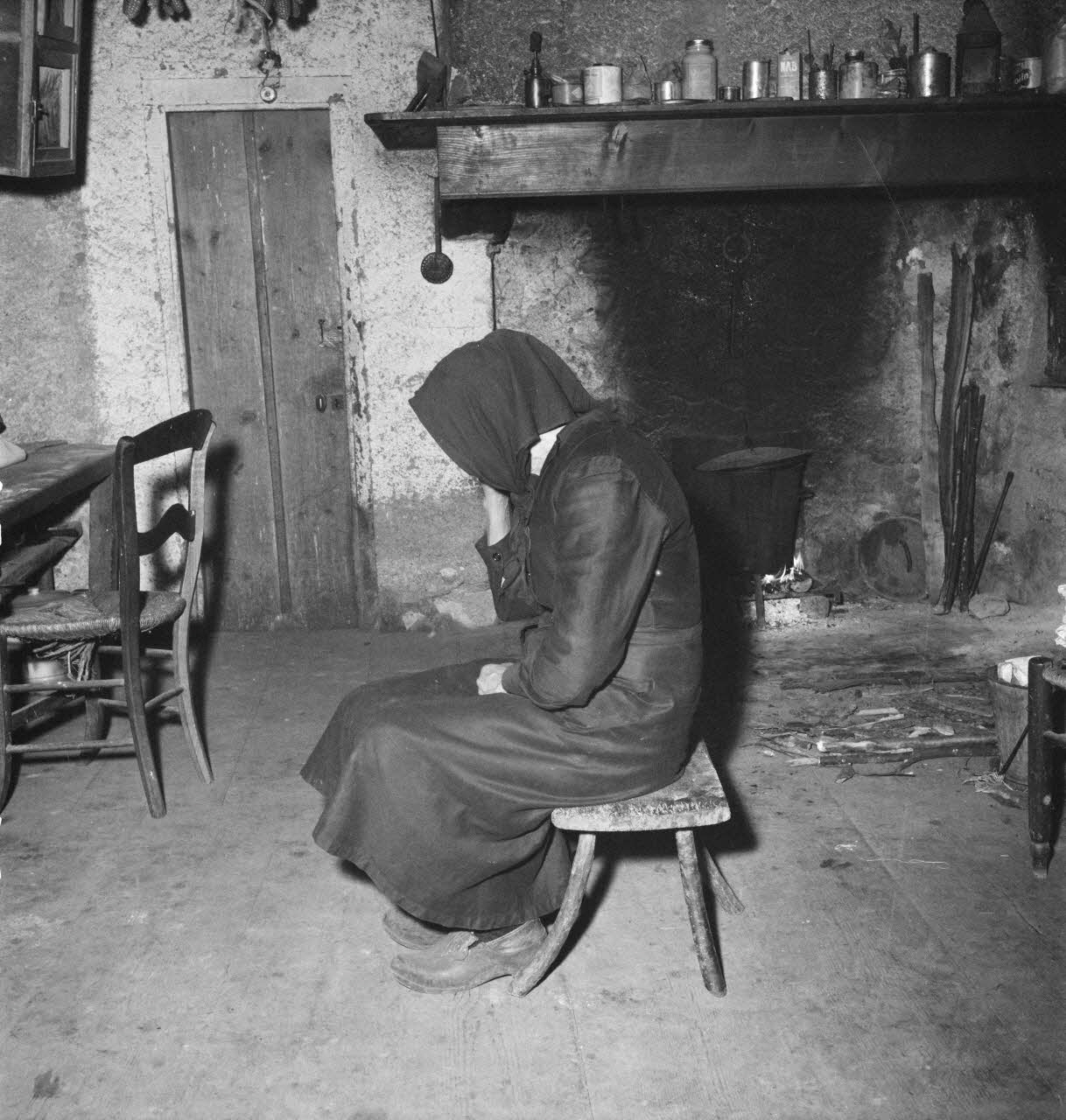 Marcel Boulin photographie MNATP. Mission d'ethnomusicologie conduite par Claudie Marcel-Dubois et Marie-Marguerite Pichonnet-Andral dans les Pyrénées centrales (mars-avril 1956) Midi-Pyrénées, France 1956/3/28 Ph.1956.70.56 Photo RMN-Grand Palais (Mucem)
