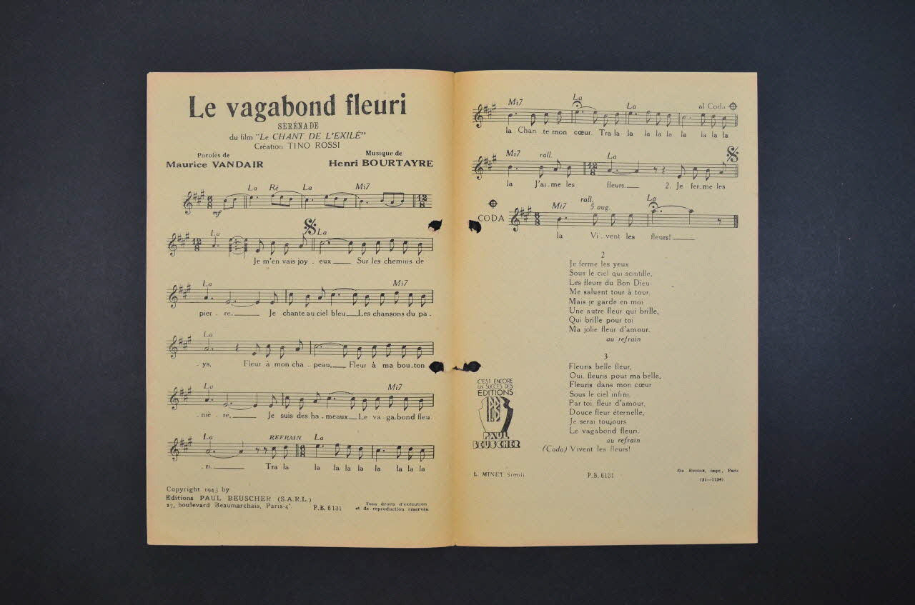 Maurice Vandair ; Henri Bourtayre ; Tino Rossi ; Paul Beuscher, Editions chanson petit format 1943 1965.121.156  Photo Mucem