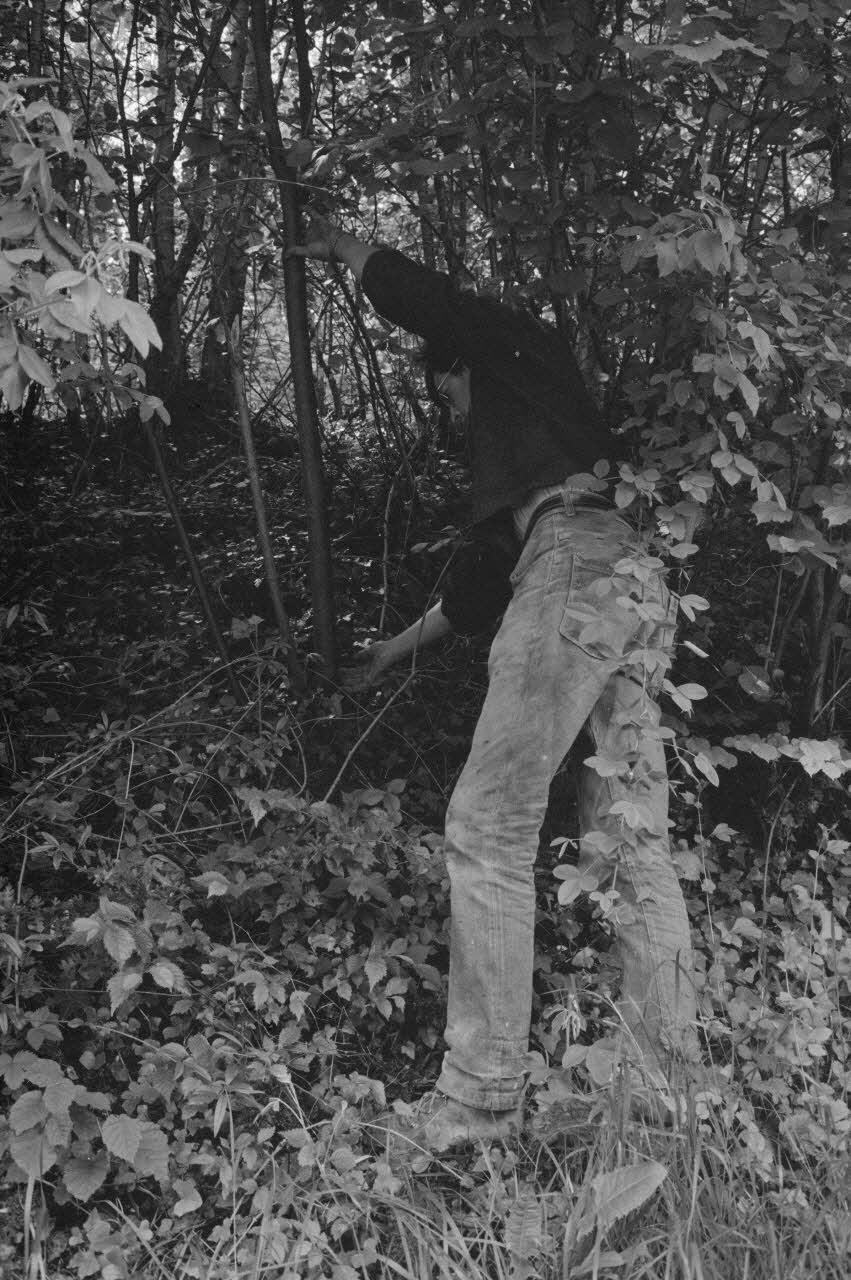 Claudie Marcel-Dubois photographie MNATP. Recherches coopératives sur programme sur le Châtillonnais (1966-1968). Mission d'ethnomusicologie 3 B. Claudie Marcel-Dubois et Maguy Andral. Bourgogne, France 1967/6/2 Ph.1967.88.1 Photo