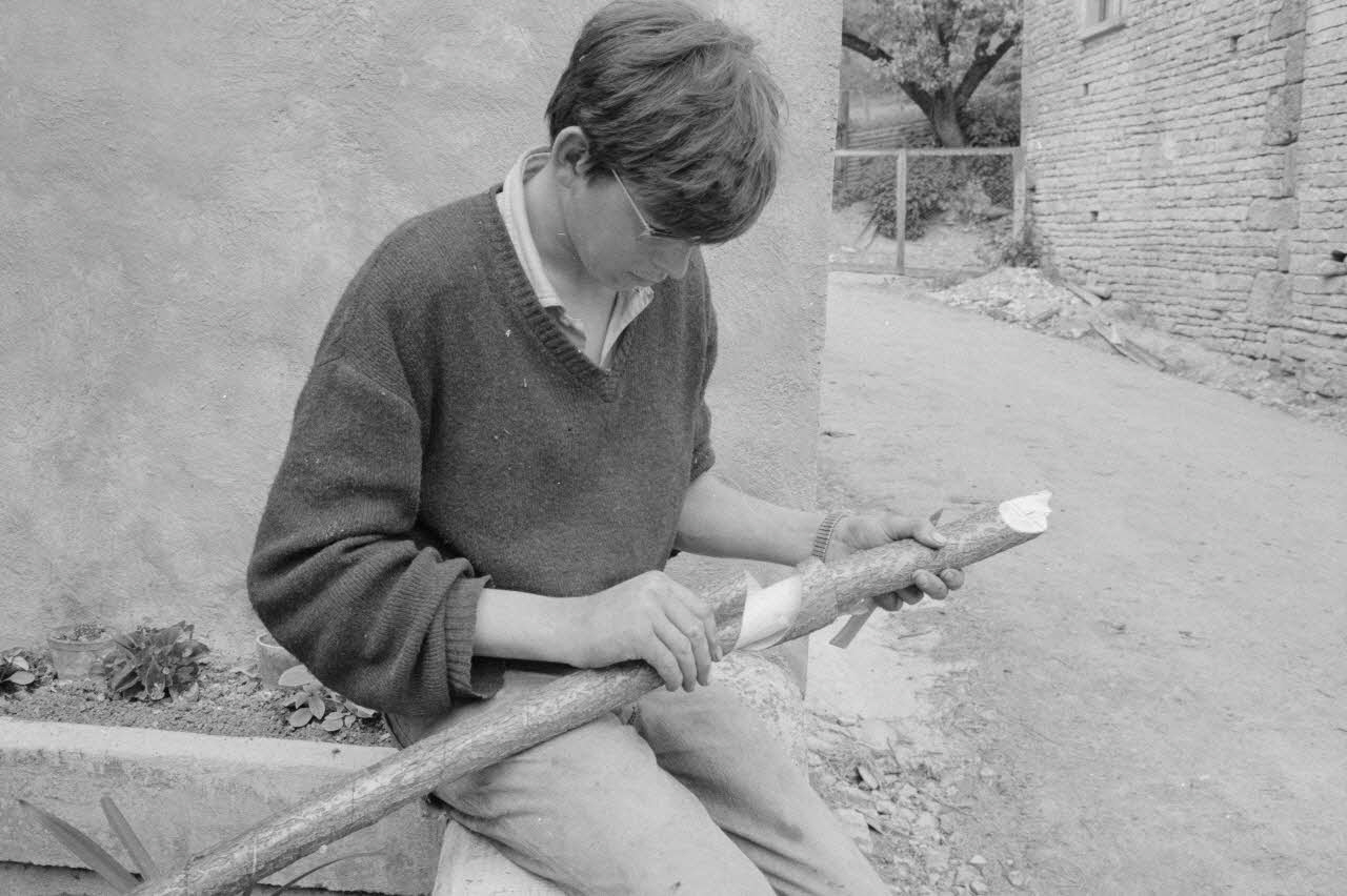 Claudie Marcel-Dubois photographie MNATP. Recherches coopératives sur programme sur le Châtillonnais (1966-1968). Mission d'ethnomusicologie 3 B. Claudie Marcel-Dubois et Maguy Andral. Bourgogne, France 1967/6/2 Ph.1967.88.15 Photo