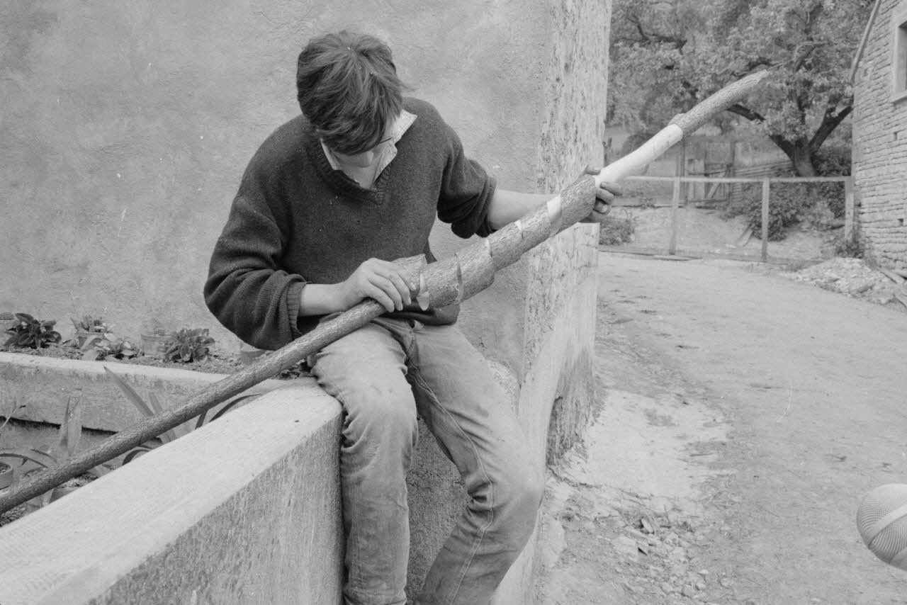 Claudie Marcel-Dubois photographie MNATP. Recherches coopératives sur programme sur le Châtillonnais (1966-1968). Mission d'ethnomusicologie 3 B. Claudie Marcel-Dubois et Maguy Andral. Bourgogne, France 1967/6/2 Ph.1967.88.16 Photo