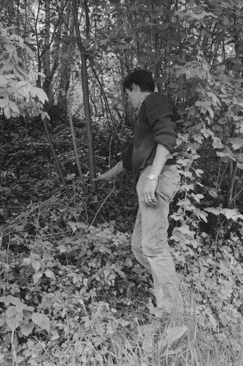 Claudie Marcel-Dubois photographie MNATP. Recherches coopératives sur programme sur le Châtillonnais (1966-1968). Mission d'ethnomusicologie 3 B. Claudie Marcel-Dubois et Maguy Andral. Bourgogne, France 1967/6/2 Ph.1967.88.2 Photo