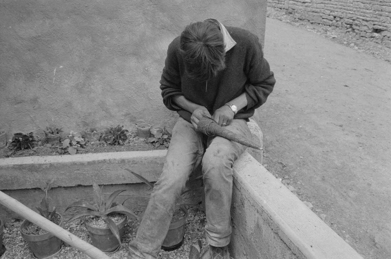 Claudie Marcel-Dubois photographie MNATP. Recherches coopératives sur programme sur le Châtillonnais (1966-1968). Mission d'ethnomusicologie 3 B. Claudie Marcel-Dubois et Maguy Andral. Bourgogne, France 1967/6/2 Ph.1967.88.32 Photo