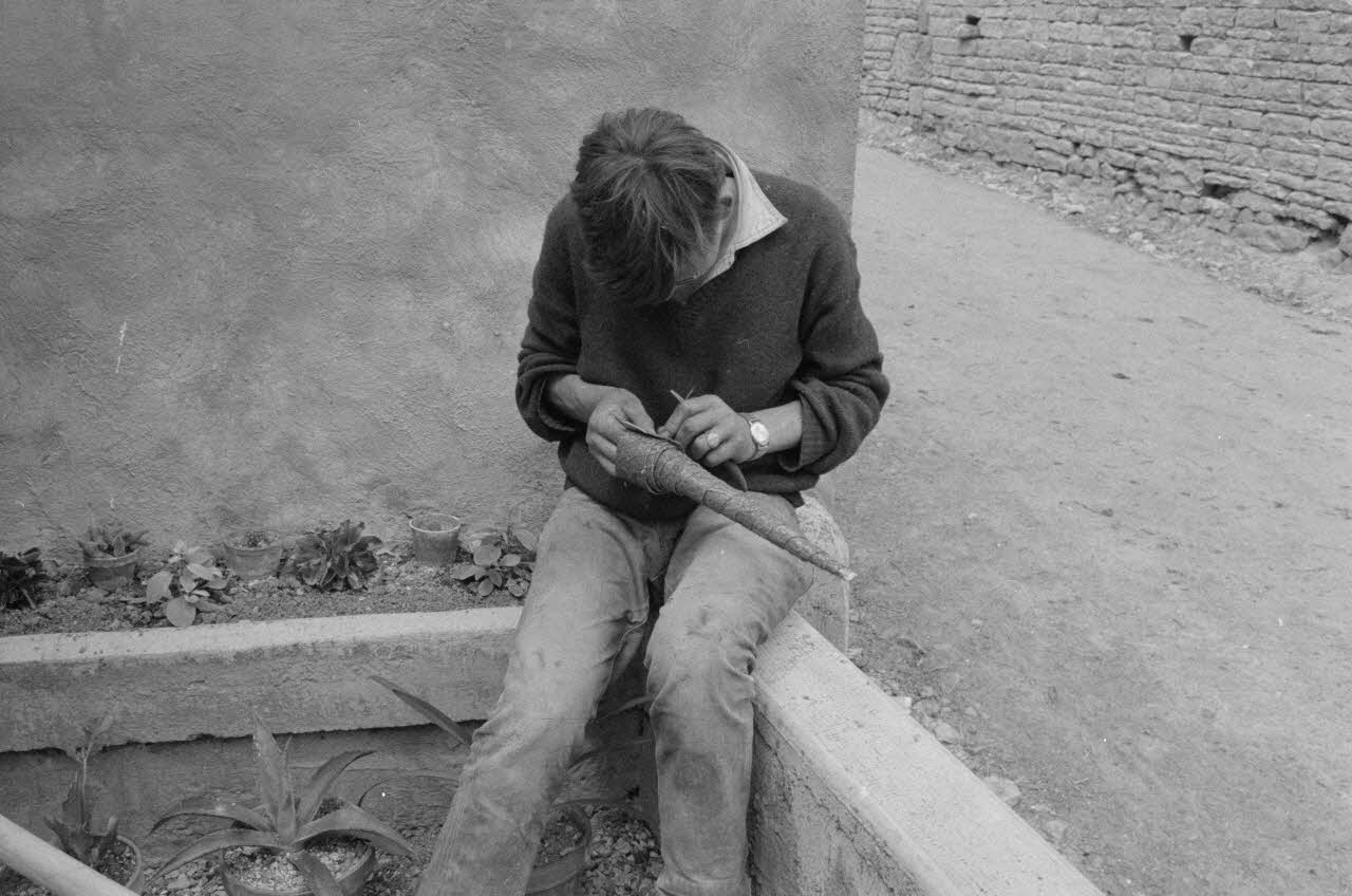 Claudie Marcel-Dubois photographie MNATP. Recherches coopératives sur programme sur le Châtillonnais (1966-1968). Mission d'ethnomusicologie 3 B. Claudie Marcel-Dubois et Maguy Andral. Bourgogne, France 1967/6/2 Ph.1967.88.33 Photo