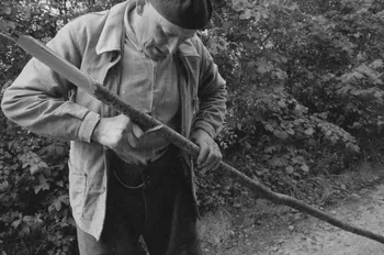 Claudie Marcel-Dubois photographie MNATP. Recherches coopératives sur programme sur le Châtillonnais (1966-1968). Mission d'ethnomusicologie 3 B. Claudie Marcel-Dubois et Maguy Andral. Bourgogne, France 1967/6/2 Ph.1967.88.52 Photo