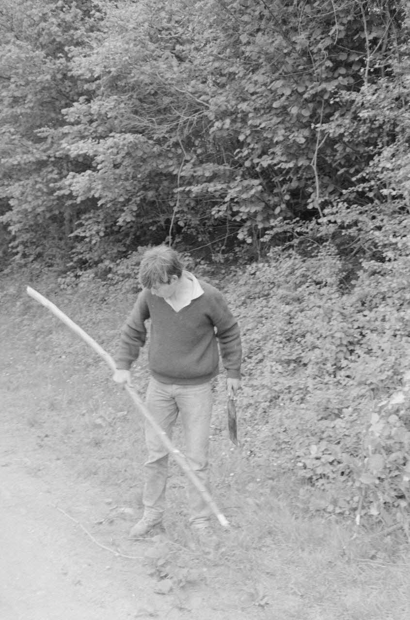 Claudie Marcel-Dubois photographie MNATP. Recherches coopératives sur programme sur le Châtillonnais (1966-1968). Mission d'ethnomusicologie 3 B. Claudie Marcel-Dubois et Maguy Andral. Bourgogne, France 1967/6/2 Ph.1967.88.7 Photo