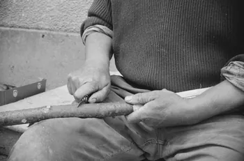 Jean Raisky photographie MNATP. Recherches coopératives sur programme sur le Châtillonnais (1966-1968). Mission d'ethnomusicologie 3 B. Claudie Marcel-Dubois et Maguy Andral. Bourgogne, France 1967/6/1 Ph.1967.89.3  Photo