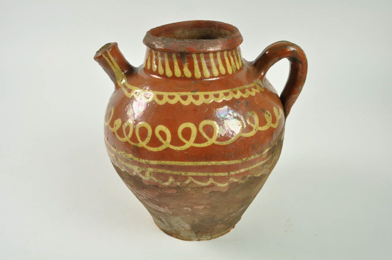 pot Rhône-Alpes, France 1895 1895.14.1 Photo Mucem