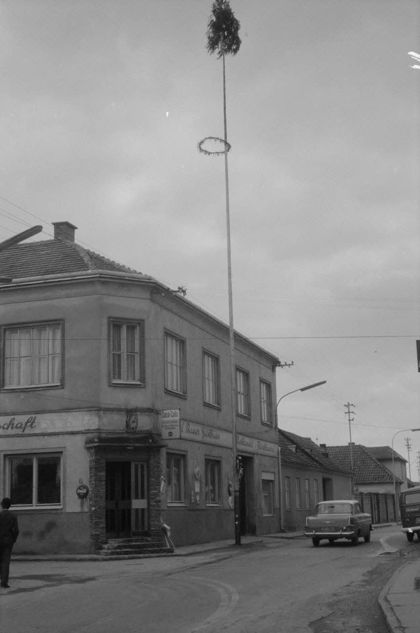 Jean Cuisenier photographie Enquête conduite par Jean Cuisenier en Autriche (mai 1972) Tulln, Autriche 1972/5/10 Ph.1972.134.1 Photo