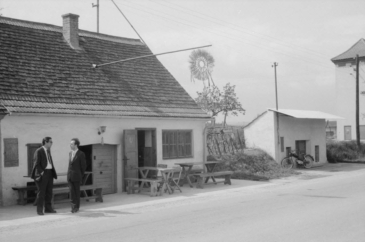 Jean Cuisenier photographie Enquête conduite par Jean Cuisenier en Autriche (mai 1972) Autriche 1972/5/10 Ph.1972.134.13 Photo