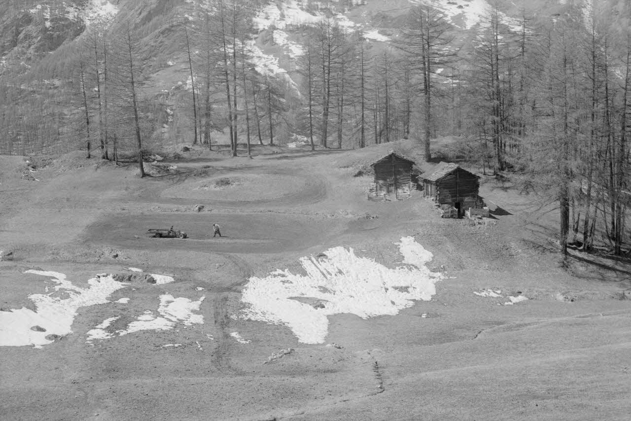 Jean Cuisenier photographie Enquête conduite par Jean Cuisenier en Suisse (du 25 mars au 8 avril 1972) Canton du Valais, Suisse 1972/4/5 Ph.1972.97.39 Photo