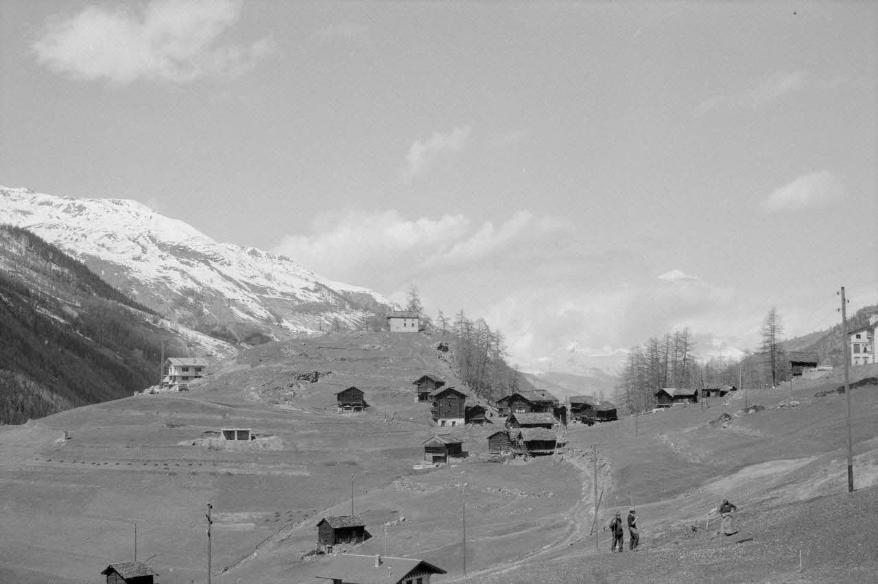 Jean Cuisenier photographie Enquête conduite par Jean Cuisenier en Suisse (du 25 mars au 8 avril 1972) Canton du Valais, Suisse 1972/4/5 Ph.1972.97.42 Photo