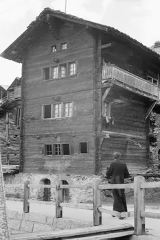 Jean Cuisenier photographie Enquête conduite par Jean Cuisenier en Suisse (du 25 mars au 8 avril 1972) Canton du Valais, Suisse 1972/4/5 Ph.1972.97.52 Photo