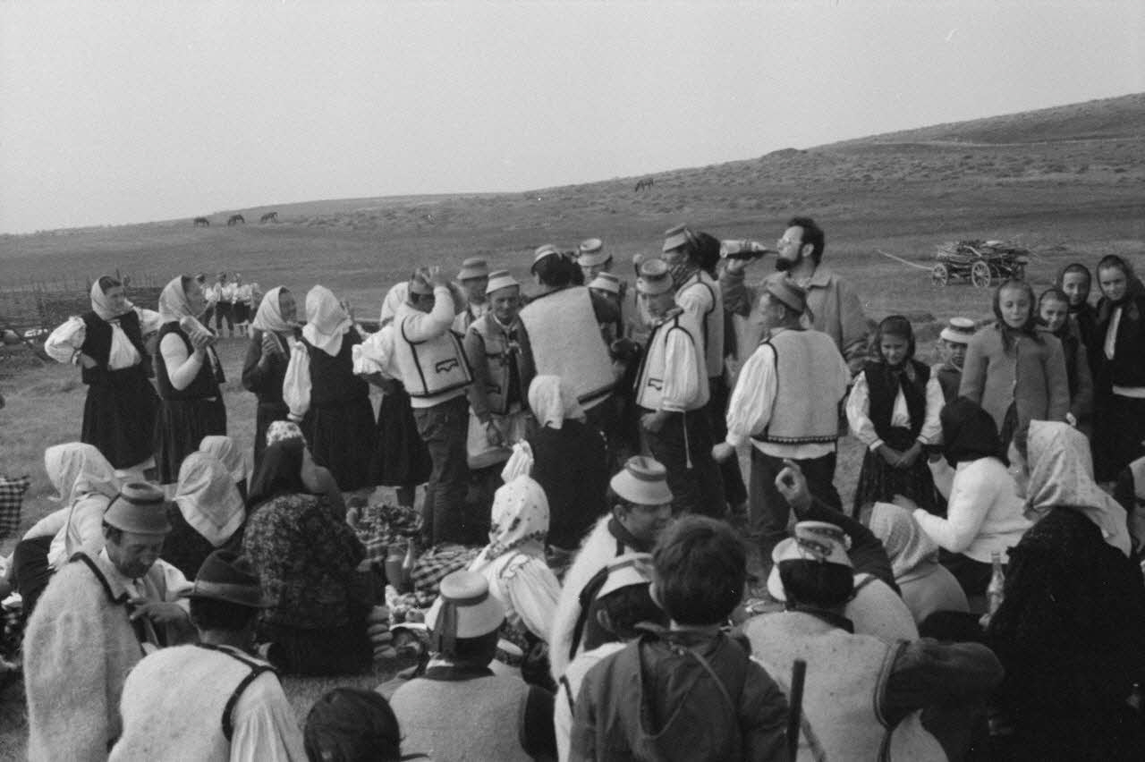 Jean Cuisenier photographie Enquête conduite par Jean Cuisenier en Roumanie (mai 1973) Roumanie 1973/5/1 Ph.1974.3.106 Photo