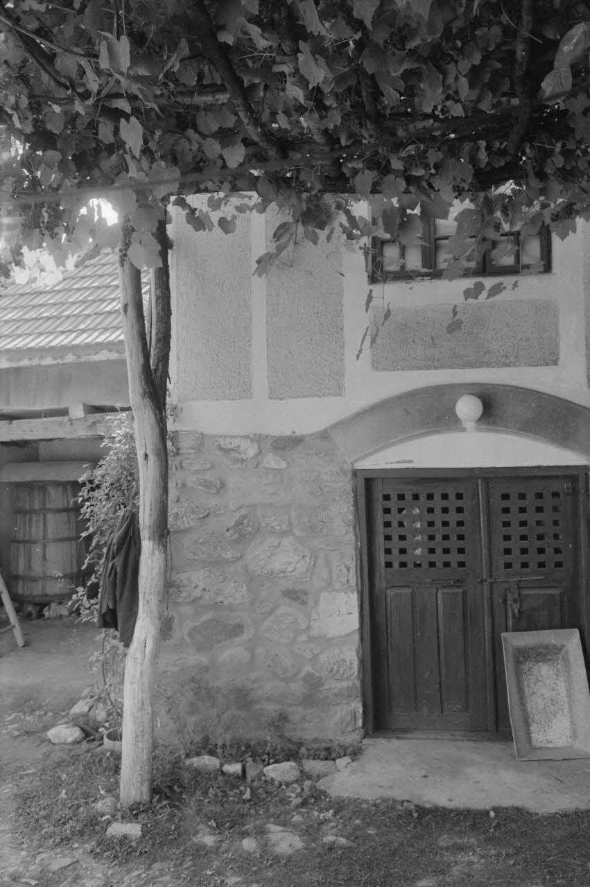 Jean Cuisenier photographie Enquête conduite par Jean Cuisenier en Roumanie (septembre 1975) Olténie, Roumanie 1975/9/1 Ph.1976.148.254  Photo