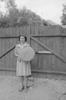 Jean Cuisenier photographie Enquête conduite par Jean Cuisenier en Roumanie (septembre 1975) Olténie, Roumanie 1975/9/1 Ph.1976.148.34 Photo