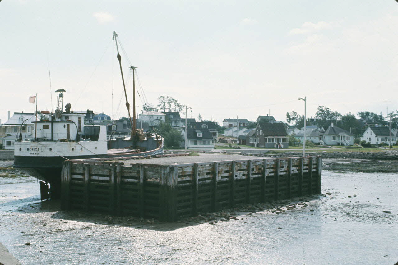 Jean Cuisenier photographie Enquête conduite par Jean Cuisenier au Québec (septembre 1976) Province du Québec, Canada 1976/9/1 Ph.1977.2.57 Photo