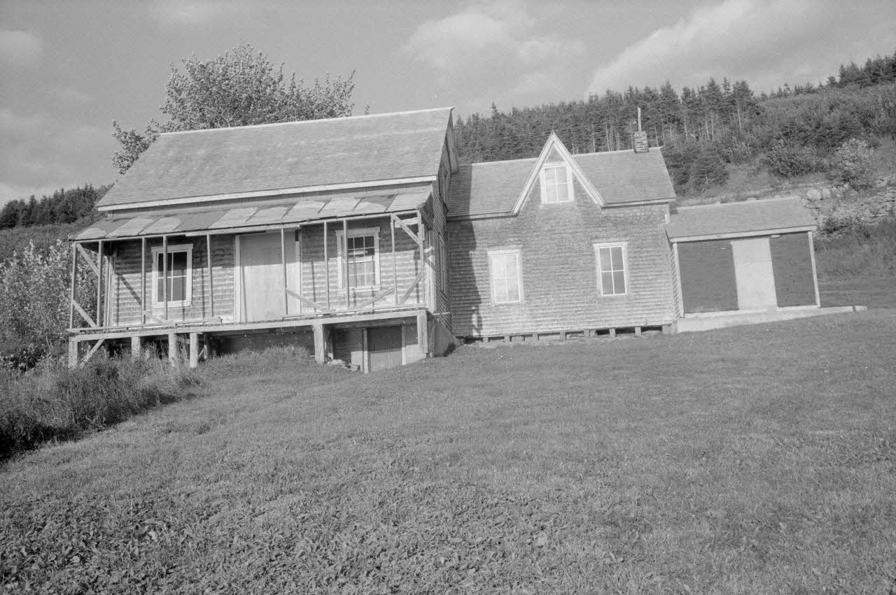 Jean Cuisenier photographie Enquête conduite par Jean Cuisenier au Québec (septembre 1976) Province du Québec, Canada 1976/9/1 Ph.1977.8.6 Photo