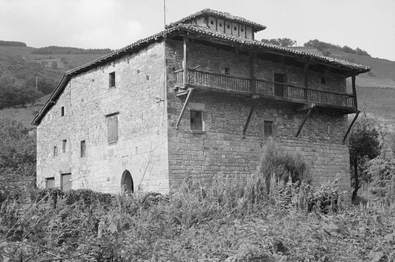 Jean Cuisenier ; P. Bidaud photographie MNATP. Chantier 1425. Enquête sur l'architecture rurale de la France (1968 - 1990) Communauté forale de Navarre, Espagne 1980/9/1 Ph.1982.329.20 Photo