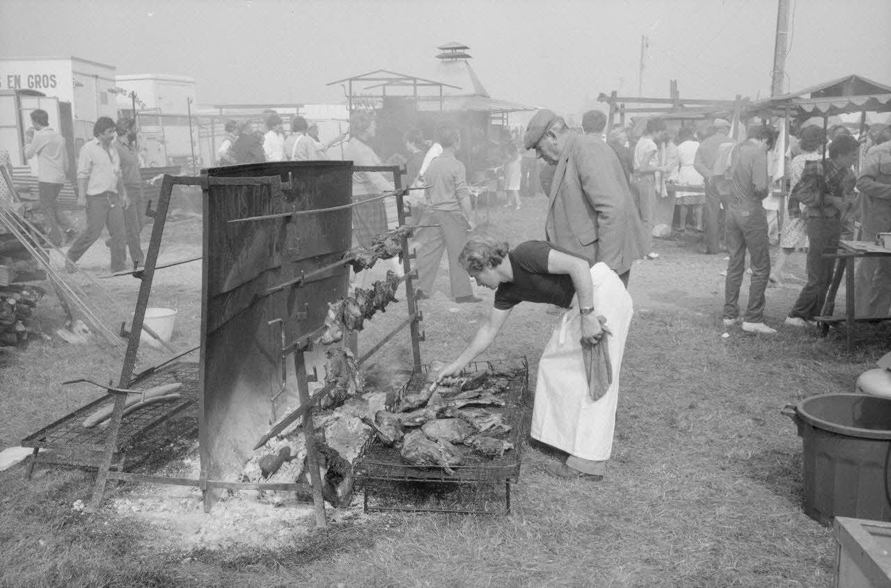 Jean Cuisenier photographie Enquête conduite par Jean Cuisenier à la Foire de Lessay dans la Manche (8 et 9 septembre 1982) Basse-Normandie, France 1982/9/8 Ph.1983.13.14 Photo