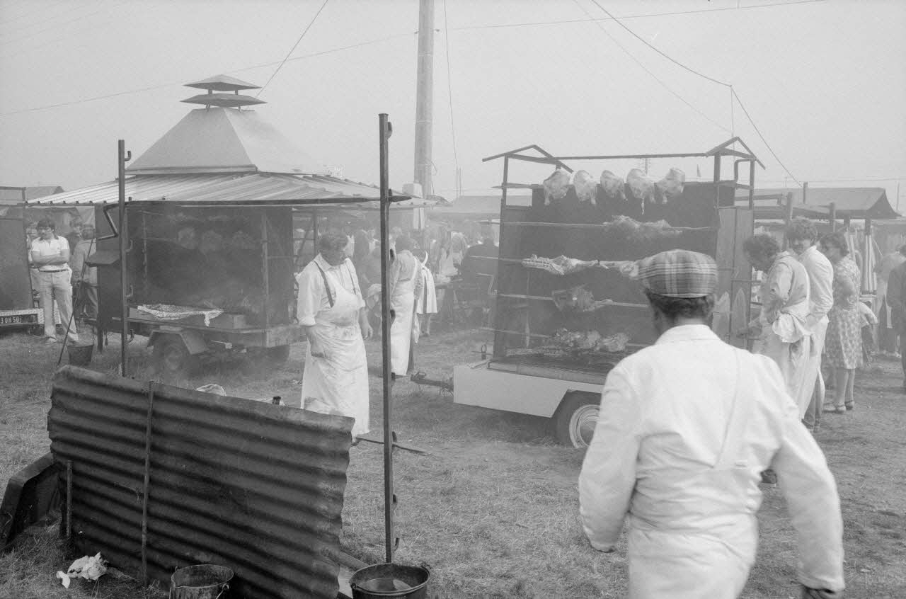 Jean Cuisenier photographie Enquête conduite par Jean Cuisenier à la Foire de Lessay dans la Manche (8 et 9 septembre 1982) Basse-Normandie, France 1982/9/8 Ph.1983.13.15 Photo