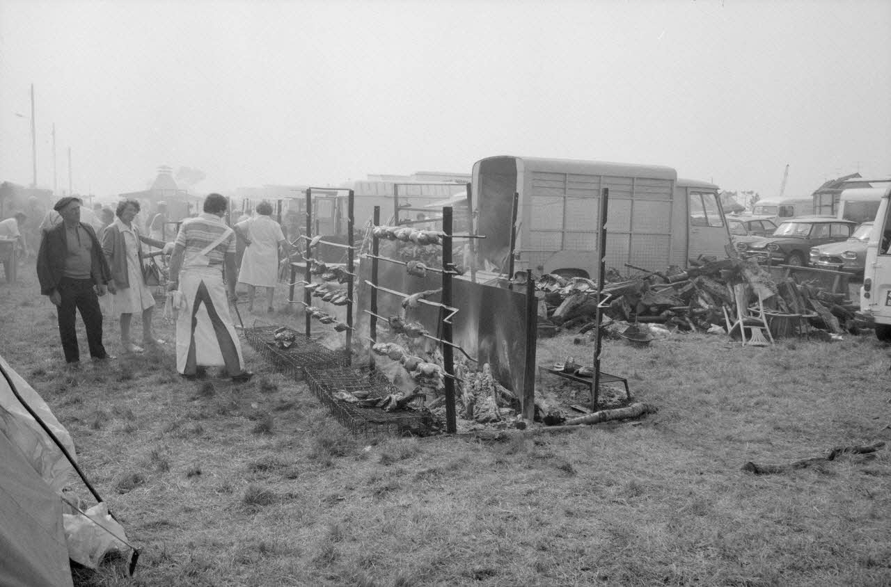 Jean Cuisenier photographie Enquête conduite par Jean Cuisenier à la Foire de Lessay dans la Manche (8 et 9 septembre 1982) Basse-Normandie, France 1982/9/8 Ph.1983.13.21 Photo