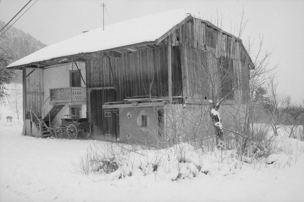 Jean Cuisenier photographie MNATP. Chantier 1425. Enquête sur l'architecture rurale de la France (1968 - 1990) Rhône-Alpes, France 1983/2/12 Ph.1983.302.16 Photo