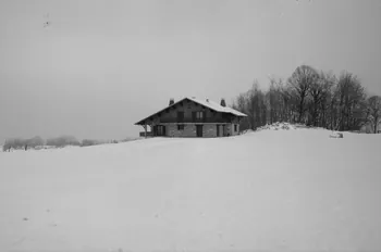 Jean Cuisenier photographie MNATP. Chantier 1425. Enquête sur l'architecture rurale de la France (1968 - 1990) Rhône-Alpes, France 1983/2/12 Ph.1983.302.2 Photo