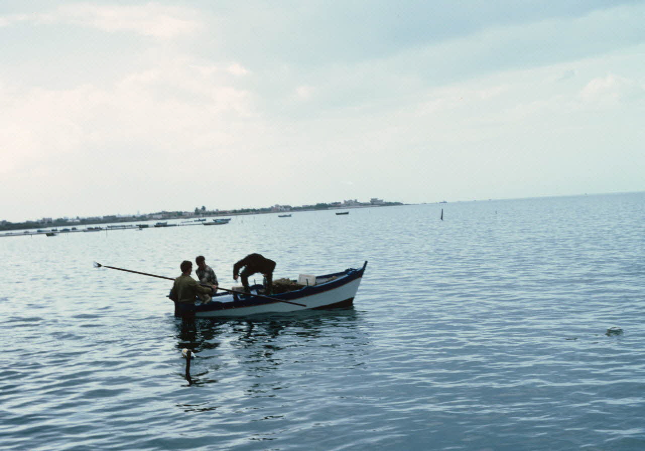photographie Pêcheur avec son trident Ph.1984.40.1 Photo