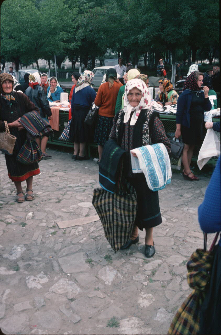 Jean Cuisenier photographie MNATP. Enquête conduite par Jean Cuisenier en Roumanie (26 juin au 13 juillet 1979) Moldavie 1979 Ph.1984.42.66 Photo