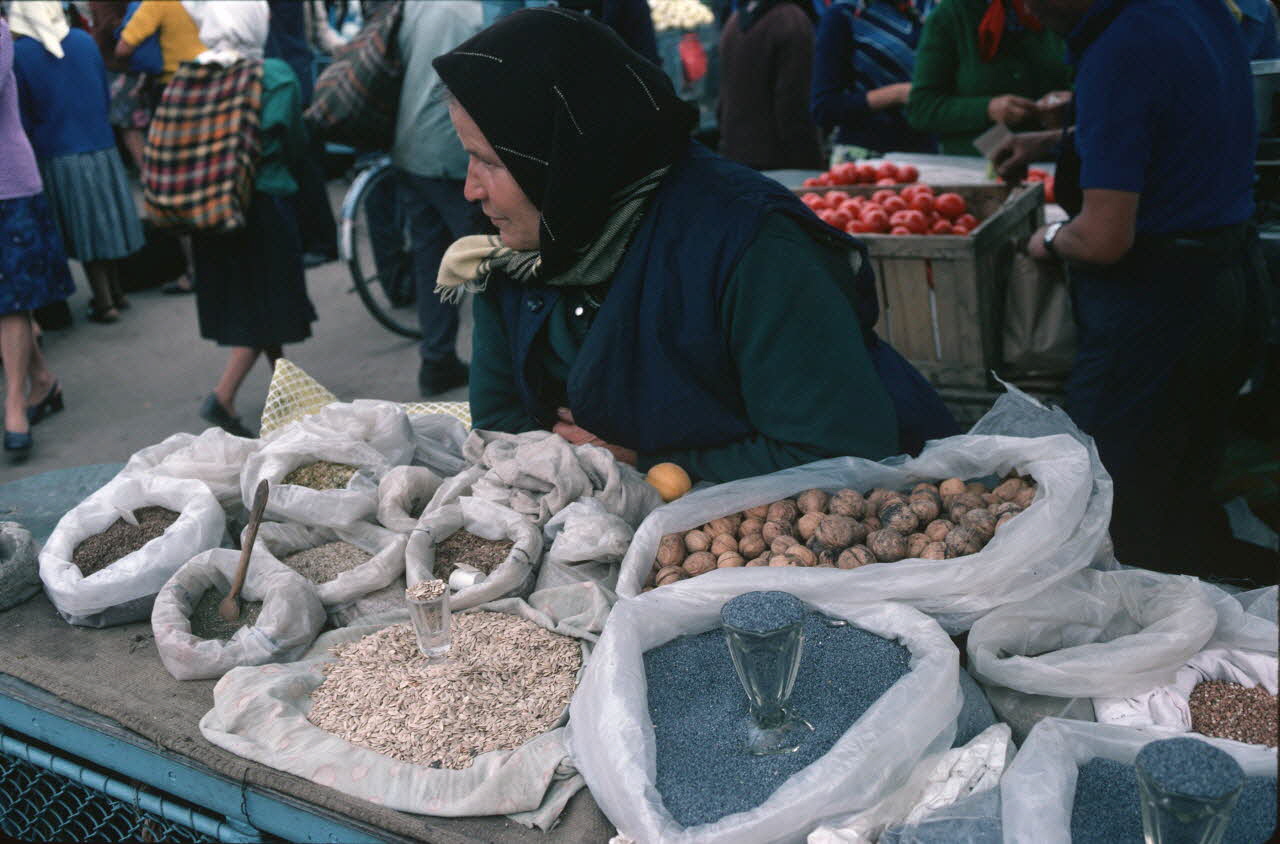 Jean Cuisenier photographie MNATP. Enquête conduite par Jean Cuisenier en Roumanie (26 juin au 13 juillet 1979) Moldavie 1979 Ph.1984.42.74 Photo