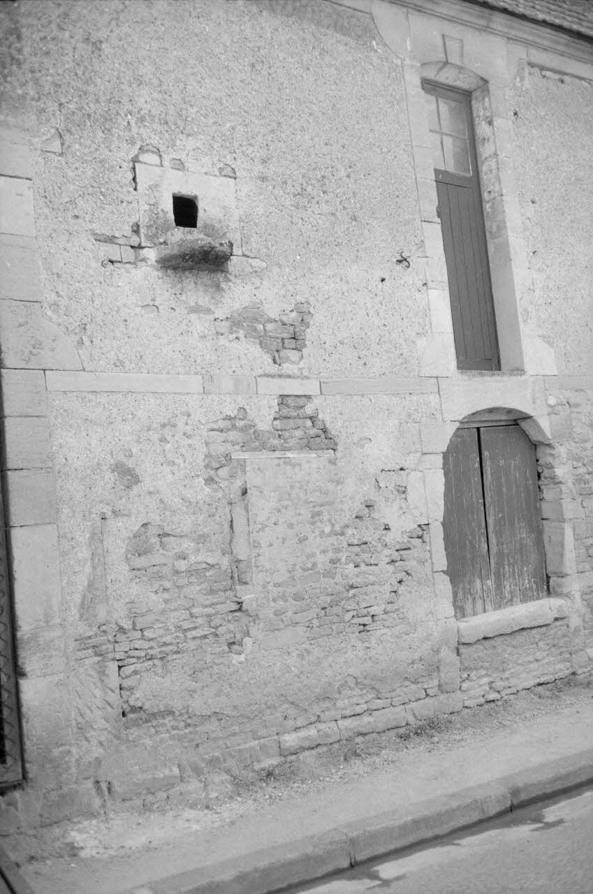 Jean Cuisenier photographie MNATP. Enquête conduite par Jean Cuisenier à Bernières-sur-Mer dans le Calvados (du 29 au 31 avril 1984) Basse-Normandie, France 1984/4/29 Ph.1984.44.5 Photo