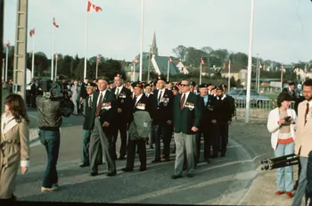 Jean Cuisenier photographie MNATP. Enquête conduite par Jean Cuisenier en Normandie pour la fête commémorative du débarquement du 6 Juin 1944 (1984) Basse-Normandie, France 1984 Ph.1984.74.78 Photo