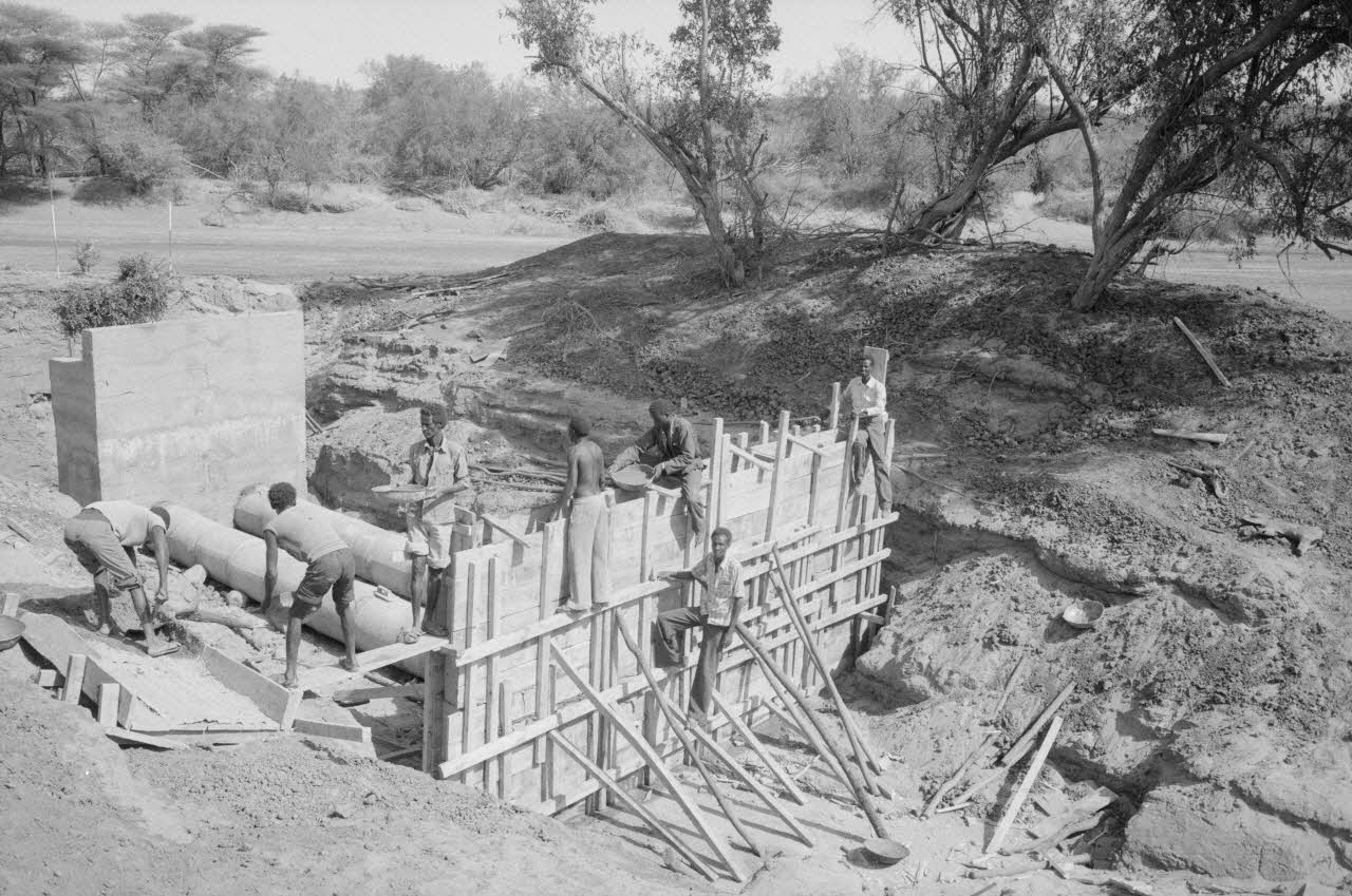 Jean Cuisenier photographie MNATP. Enquête conduite par Jean Cuisenier au Kenya (du 16 au 19 juin 1984) Kenya 1984/6/16 Ph.1984.75.48 Photo