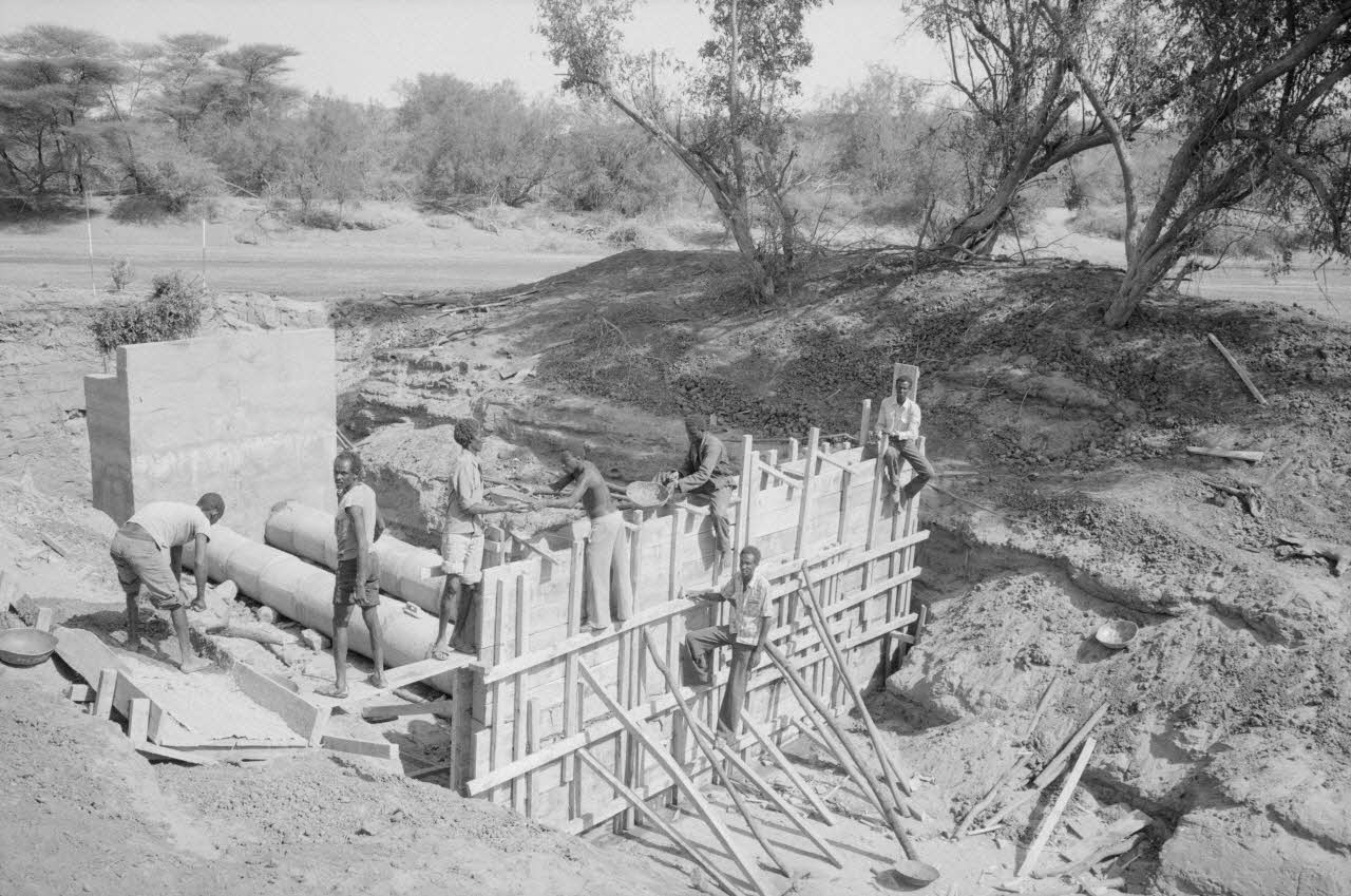 Jean Cuisenier photographie MNATP. Enquête conduite par Jean Cuisenier au Kenya (du 16 au 19 juin 1984) Kenya 1984/6/16 Ph.1984.75.49 Photo