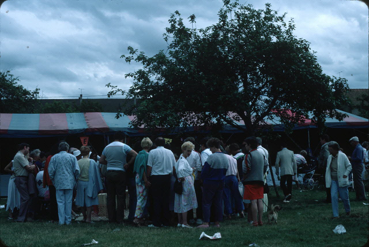 Jean Cuisenier photographie Enquête conduite par Jean Cuisenier en Basse-Normandie (juillet 1985) Basse-Normandie, France 1985/7/1 Ph.1985.71.87 Photo