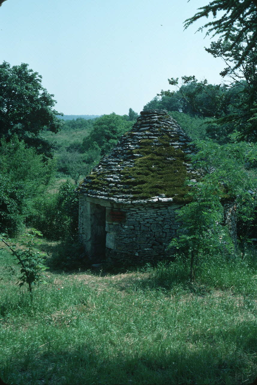 Jean Cuisenier photographie Enquête conduite par Jean Cuisenier (juillet 1985). Quercy-Cuzals : Musée de plein air Midi-Pyrénées, France 1985/7/1 Ph.1985.73.10 Photo